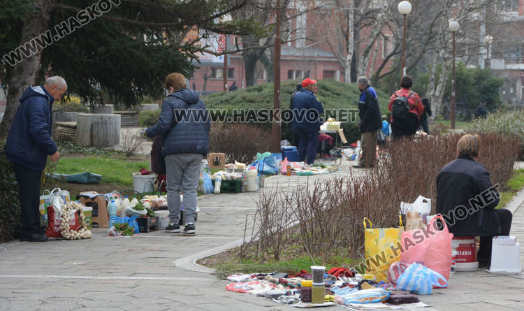 Търговци се върнаха на Бабиния пазар след 3-месечна забрана