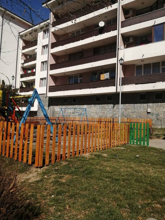 Община Смолян обезопаси детска площадка в кв. Райково