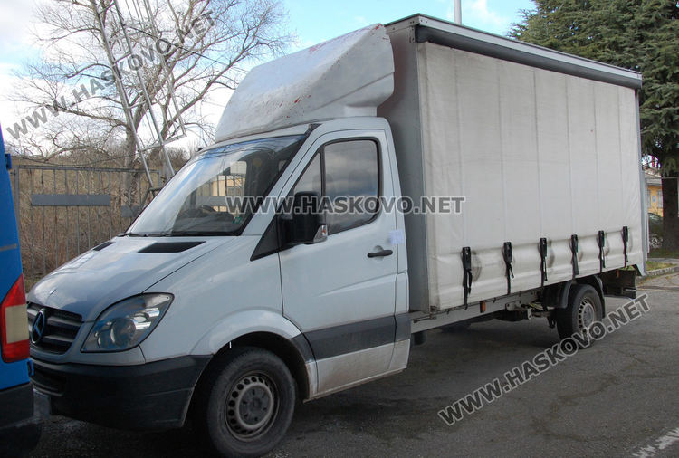 Хасковлия е задържан с 12 мигранти, влезли с лодки в България