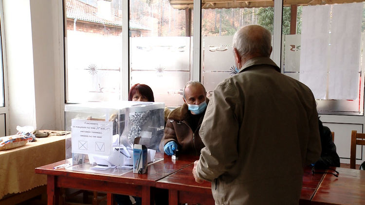 Пак висока избирателна активност в Баните, чака се името на избрания кмет