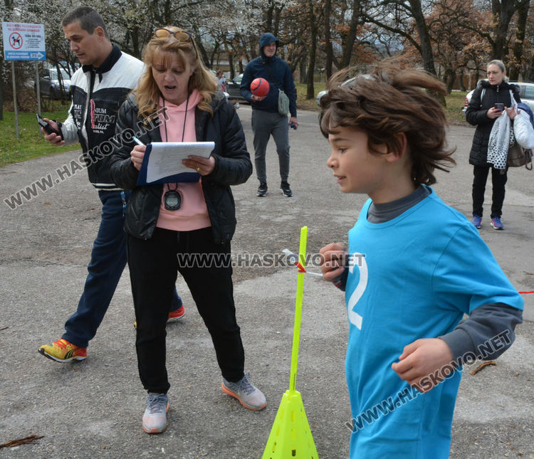 Над 50 деца се включиха в крос „Клокотница” в Хасково