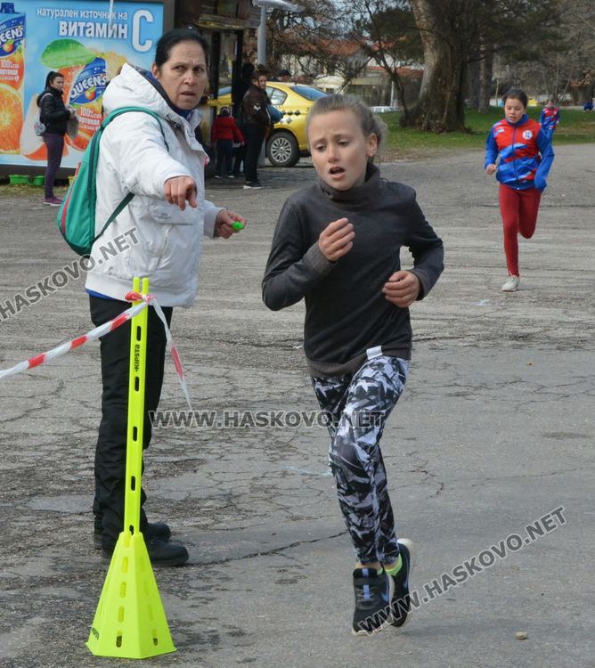 Над 50 деца се включиха в крос „Клокотница” в Хасково