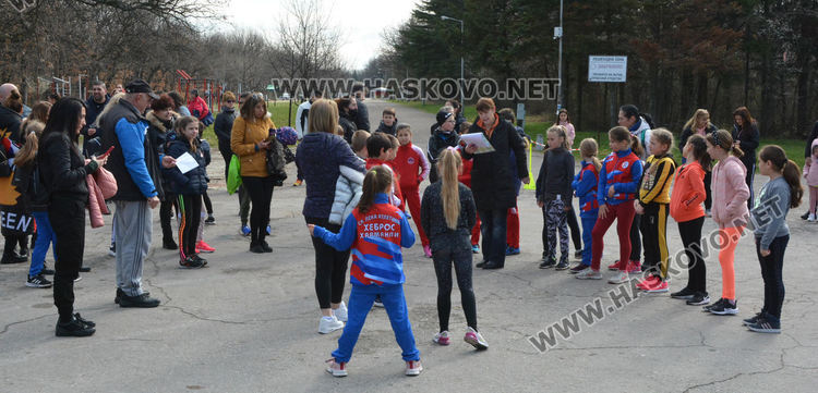 Над 50 деца се включиха в крос „Клокотница” в Хасково