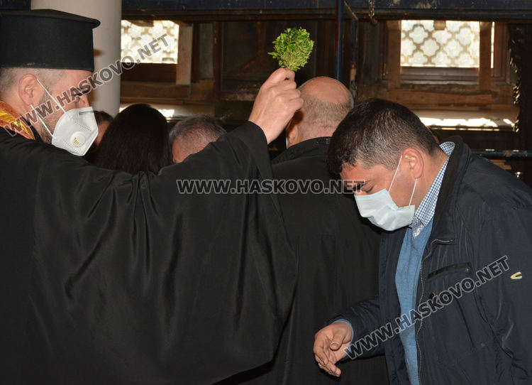 Коалиция ГЕРБ-СДС откри предизборната кампания в Хасково с водосвет за здраве и успехи