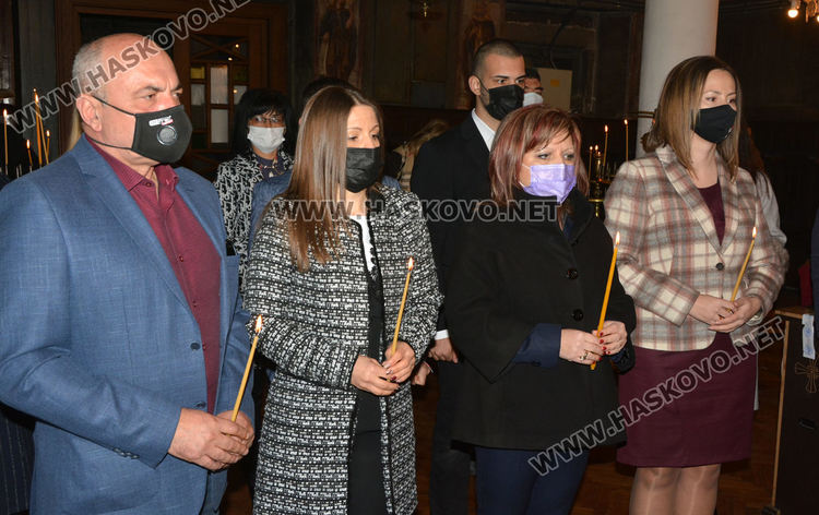 Коалиция ГЕРБ-СДС откри предизборната кампания в Хасково с водосвет за здраве и успехи