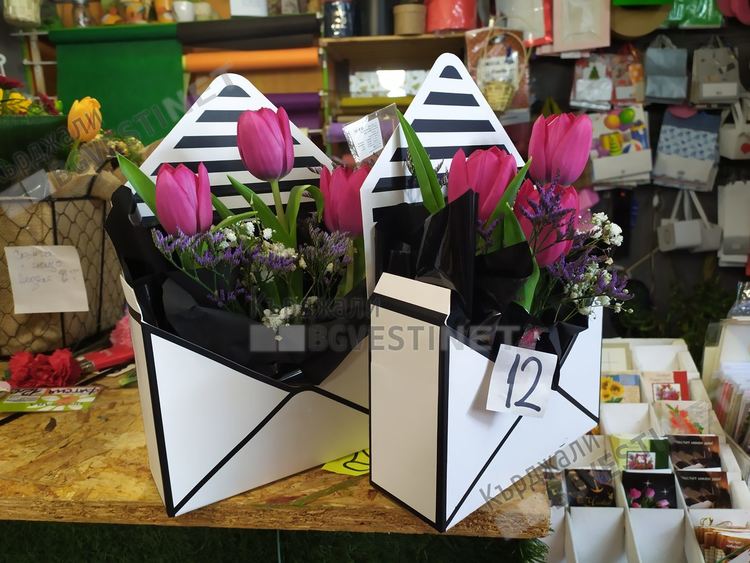 Цветята за празника на жената в Кърджали поскъпнаха с 20%, хит днес са лалетата