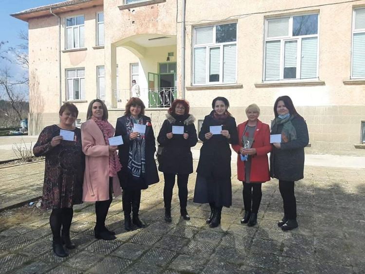 Клуб "Добро сърце" с изненада за 8-ми март