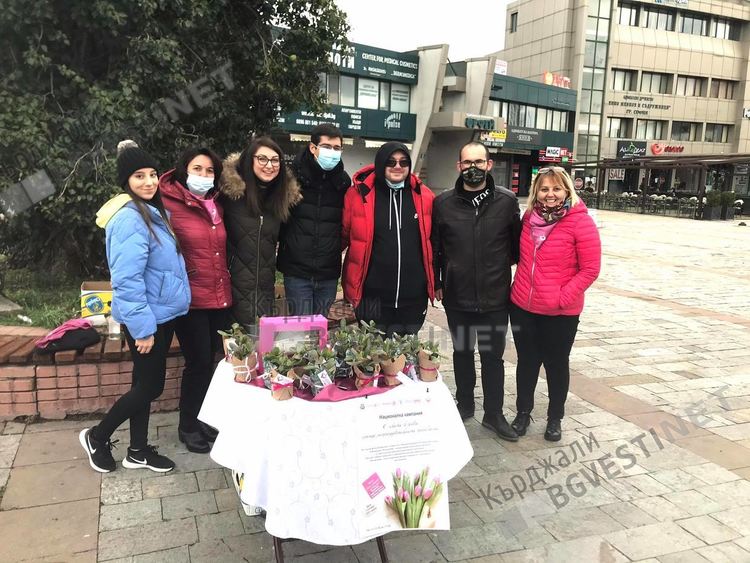 Младите ротарианци от Кърджали с грижа за жените с репродуктивни проблеми