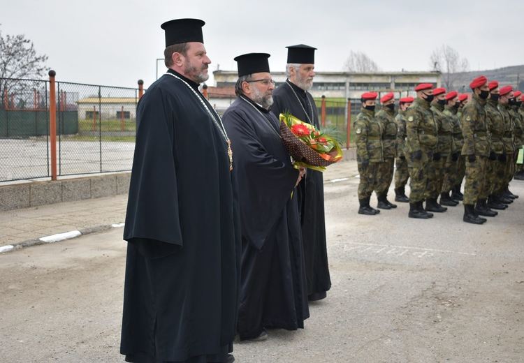 Заместник-кметът Петров поднесе венец пред паметника на загиналите артилеристи