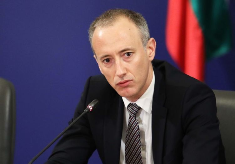 Вълчев: 90% от желаещите да се ваксинират учители са ваксинирани