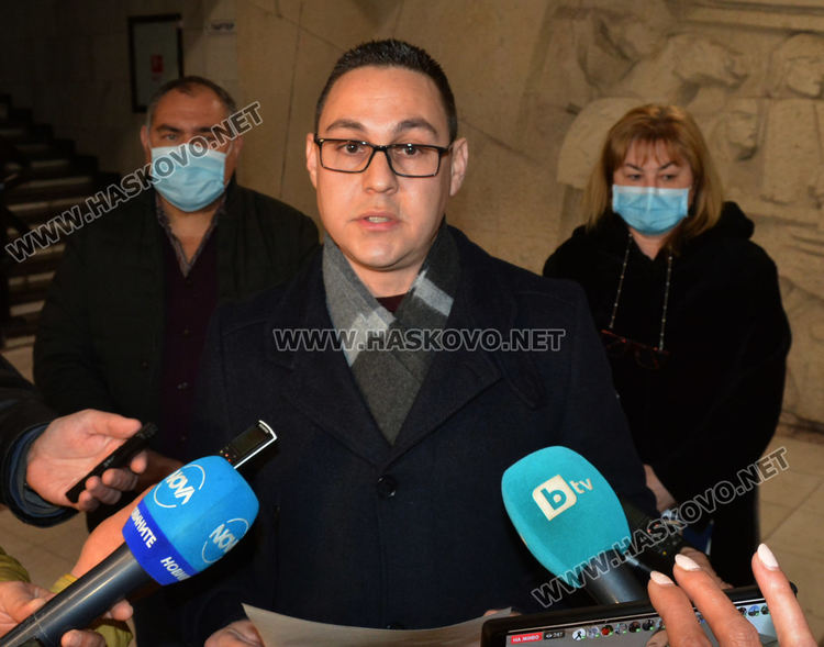 Нови мерки срещу Ковид в Хасковско: учениците от 5-ти до 12 клас -онлайн