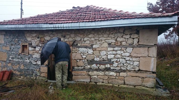 Сакрални места, гробници на покровители, свещени дървета и извори край Стамболово, Ивайловград и Момчилград