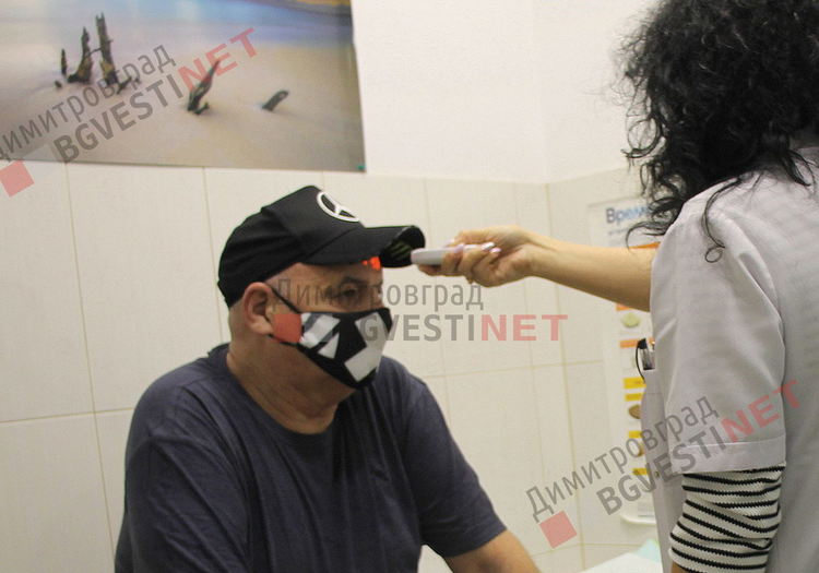 Ваксинацията на записалите се в информационния портал на МЗ стартира в Димитровград с 2 вида ваксини