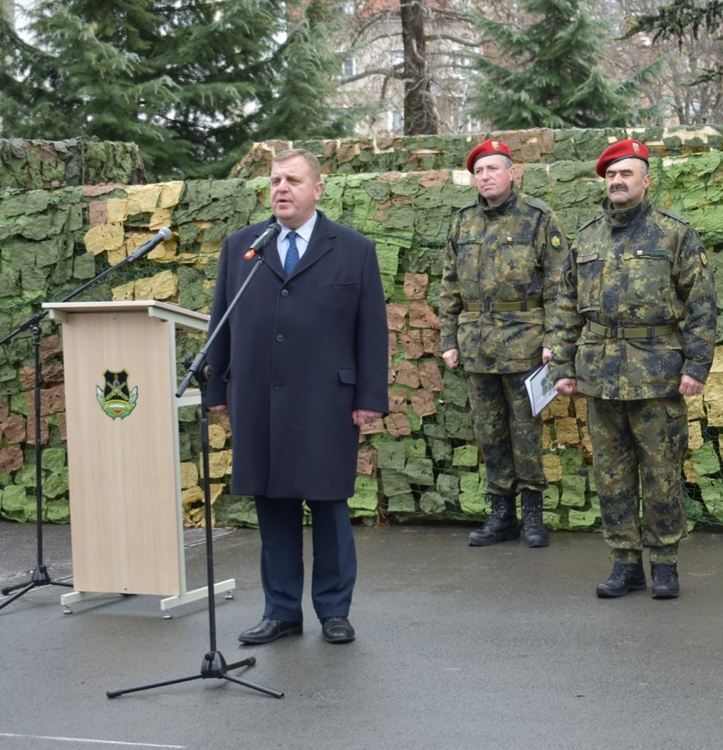 Министър Каракачанов на посещение в Асеновград за Деня на ракетните войски и артилерията 