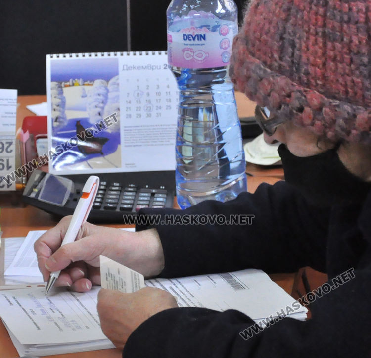 23 души с ваксини днес в РЗИ, записани през електронния портал 