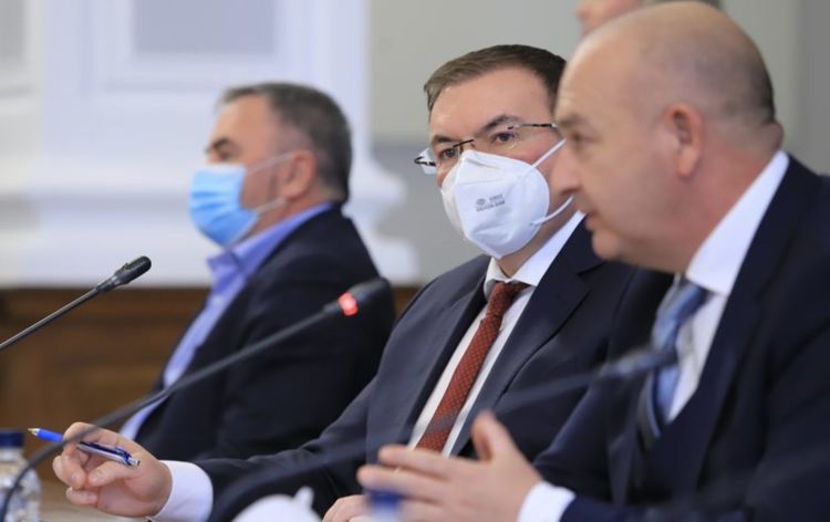 Няма верни модели за справяне с тази криза - брифинг на щаба (на живо)