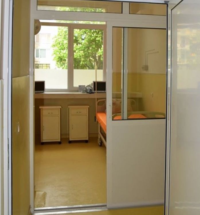 Всички легла в COVID отделението към МБАЛ - Асеновград са заети към момента