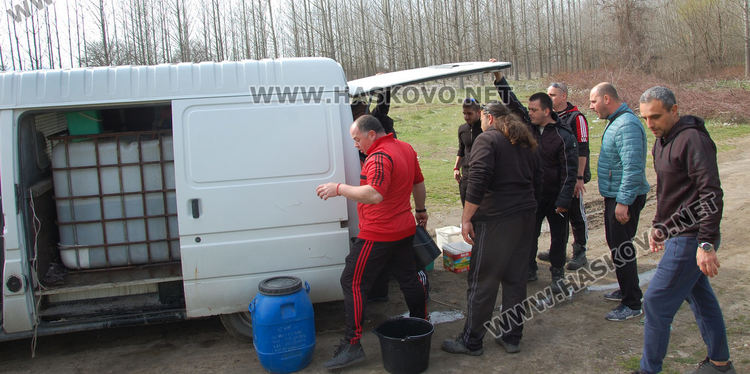 10 000 20-грамови шаранчета вече плуват по р.Марица