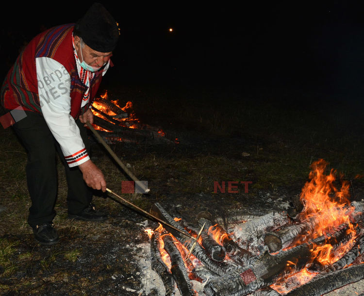В село Бряст традицията на Сирни Заговезни е жива