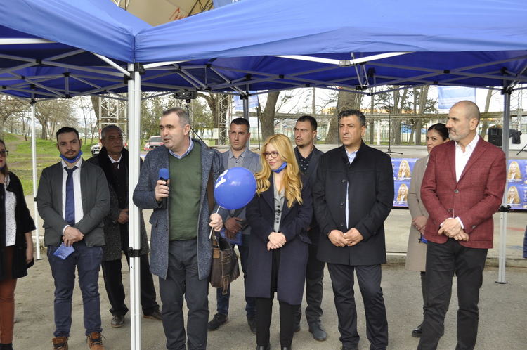 Цветанов в Бисер: Аз съм един от вас и ви обичам