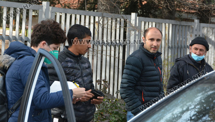 Три патрулки приклещиха мотопед без номер и още нарушители в Хасково