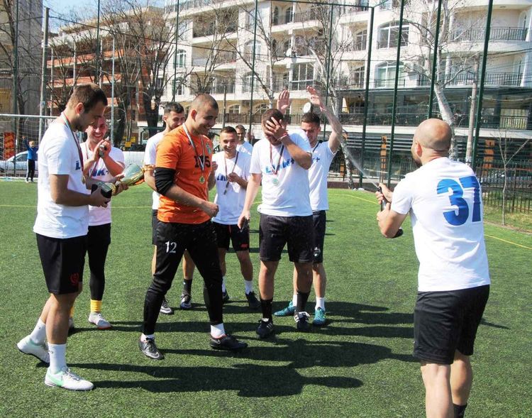 LINK + грабна трофея в Маратона