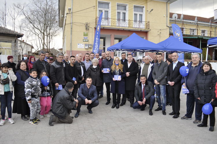 Цветанов в Бисер: Аз съм един от вас и ви обичам