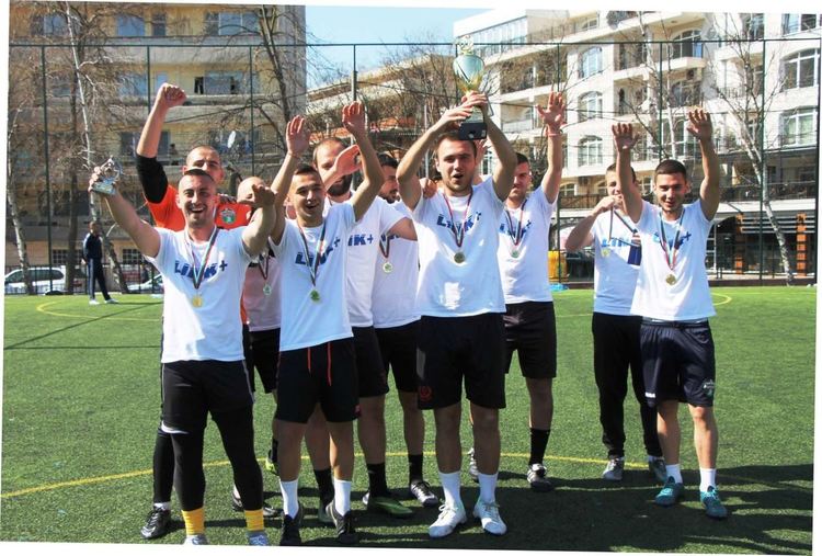 LINK + грабна трофея в Маратона