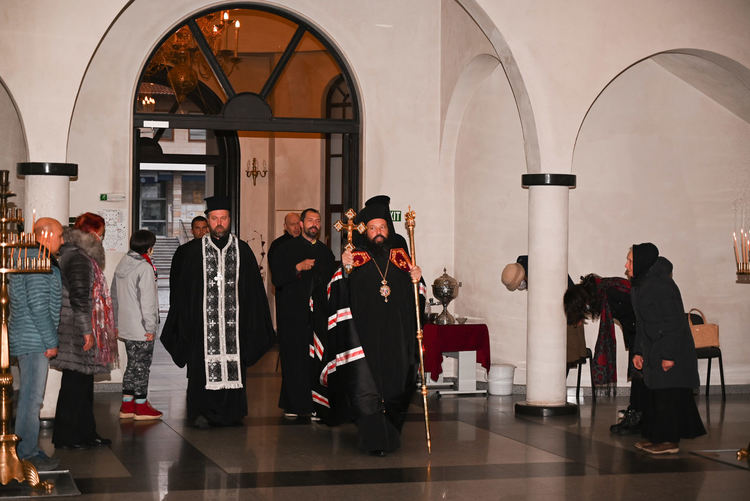 В първия ден на Великденските пости започна четенето на Великия покаен канон