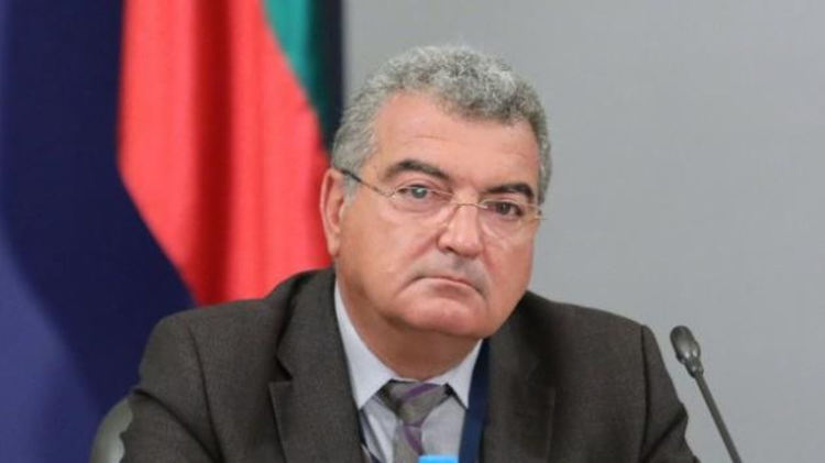 Обсъждат затваряне на търговски центрове, заведения, училища и детски градини в София