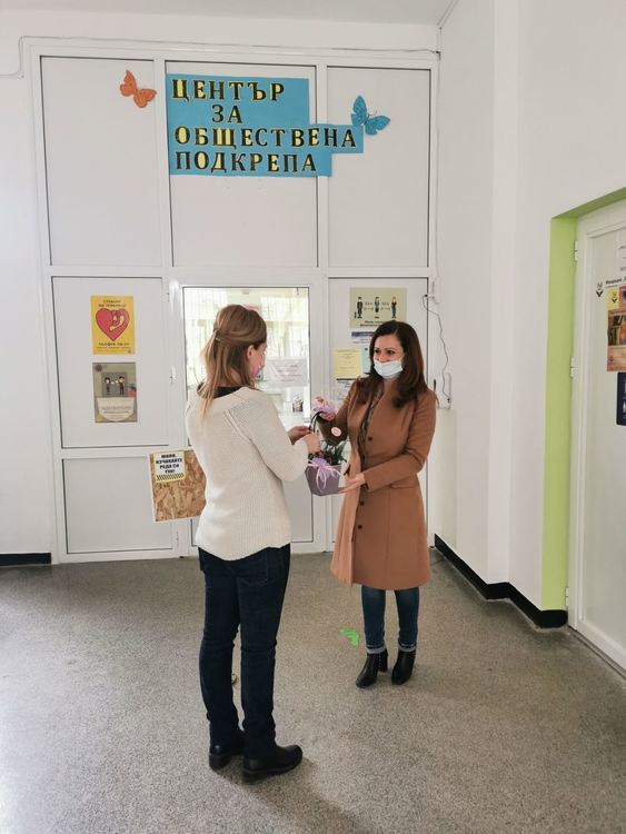 Кандидати за депутати от БСП за България от 29-и МИР поздравиха социалните работници по случай празника им