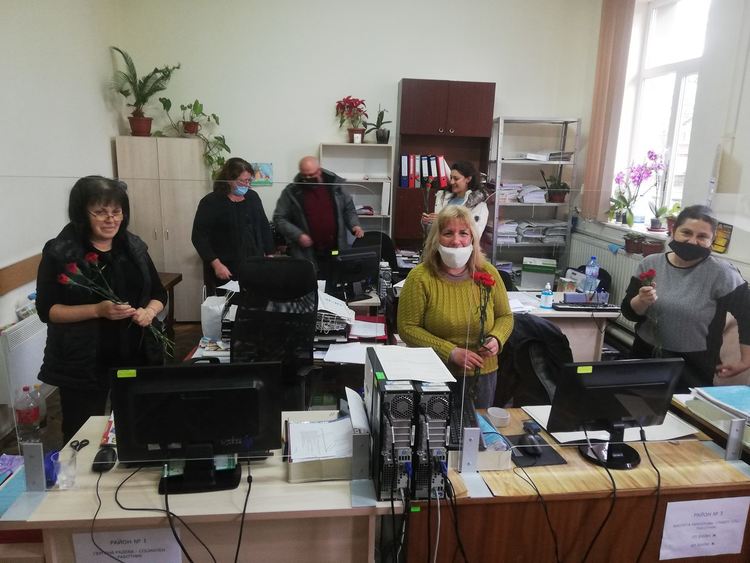 Кандидати за депутати от БСП за България от 29-и МИР поздравиха социалните работници по случай празника им