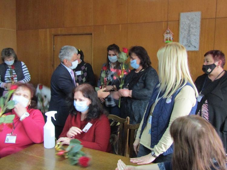 Социалните работници празнуват професионалния си празник, поздравиха ги