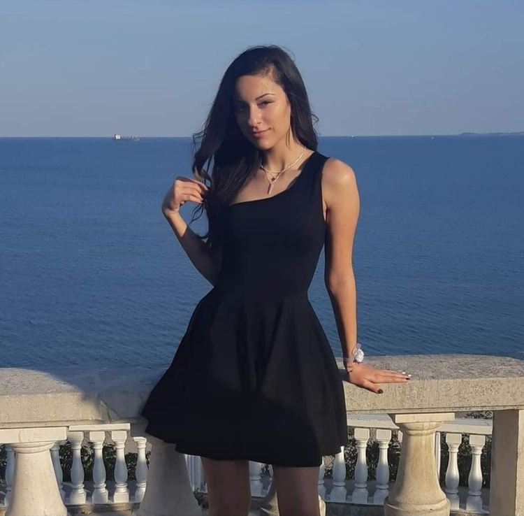 Абитуриентите започнаха подготовка за бала с настроение и едно наум