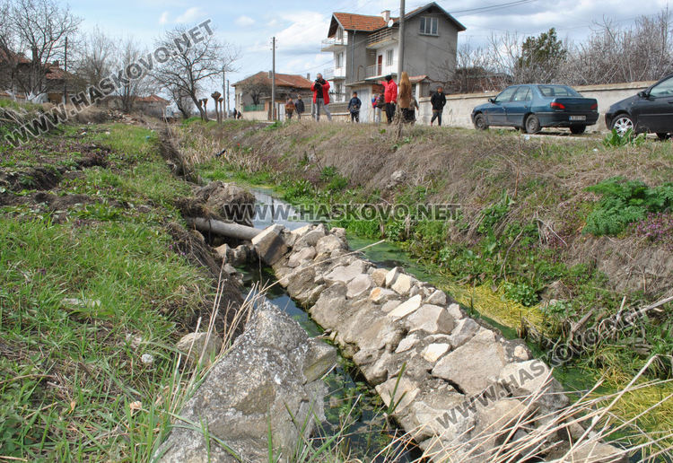 В Узунджово настояват за ремонт и почистване на разрушеното корито на реката