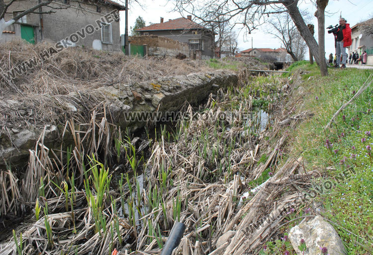В Узунджово настояват за ремонт и почистване на разрушеното корито на реката