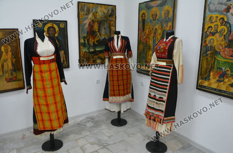 Показват автентичната носия, която Васил Михайлов носи във филма за Капитан Петко Войвода