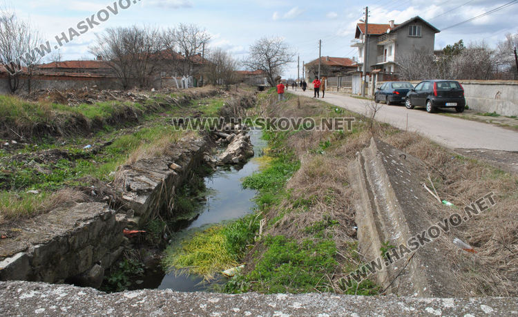 В Узунджово настояват за ремонт и почистване на разрушеното корито на реката