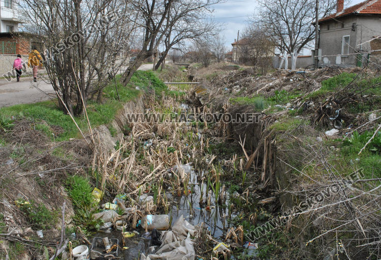В Узунджово настояват за ремонт и почистване на разрушеното корито на реката