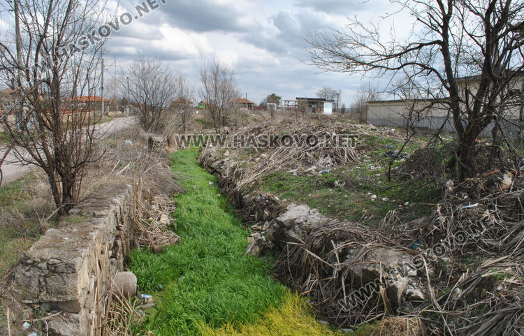 В Узунджово настояват за ремонт и почистване на разрушеното корито на реката