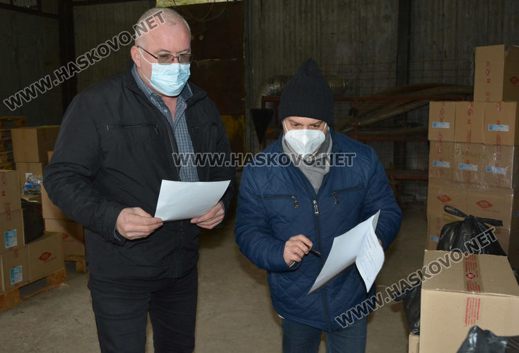 Пристигнаха 123 600 маски, ръкавици, гащеризони и дезинфектанти за изборите