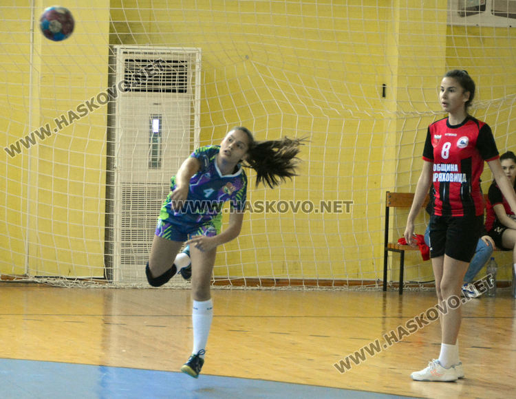 Хандбалистките на „Хасково“ започнаха с победа в турнира за Купа България