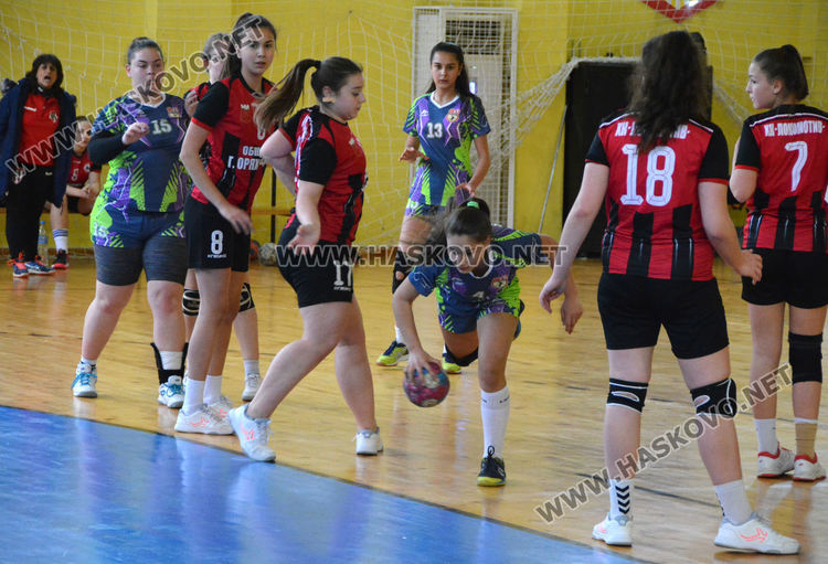 Хандбалистките на „Хасково“ започнаха с победа в турнира за Купа България