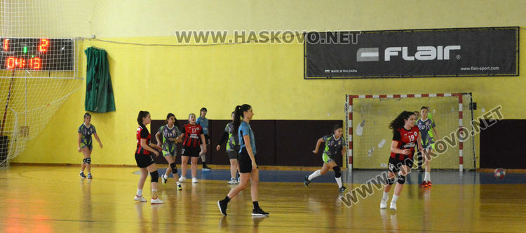 Хандбалистките на „Хасково“ започнаха с победа в турнира за Купа България