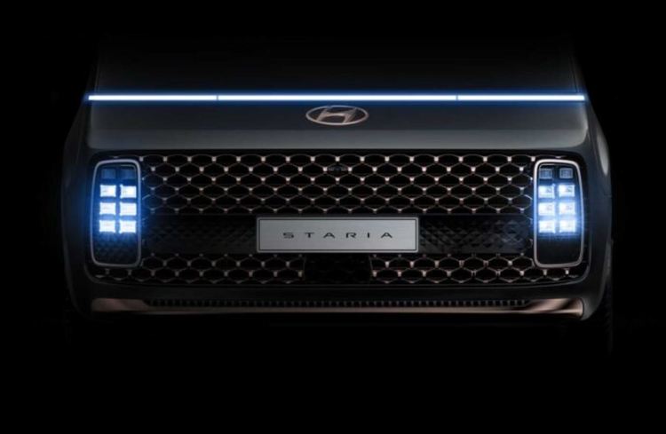 Hyundai Staria е 11-местен космически кораб