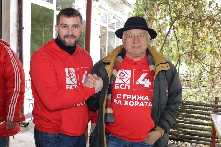Кандидати за народни представителни от БСП за България в 29-и МИР, област Хасково се срещнаха с жители от Маджарово и Тополовград