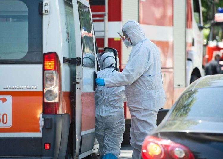 Тежките пациенти с COVID-19 от Карлово и Първомай се транспортират до болници в Пловдив