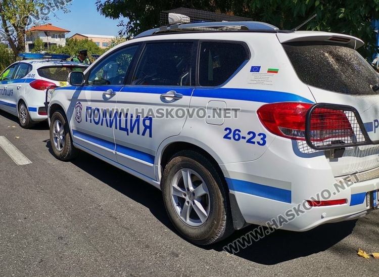 Младеж задигна Мерцедес и го предаде в автоморга, друг сви маркови очила