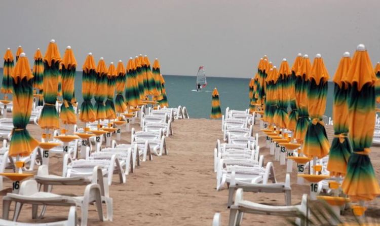 Ако България влезе в зелената зона, летният сезон ще е добър, според експерт