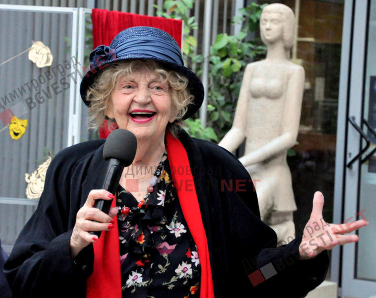 Татяна Лолова